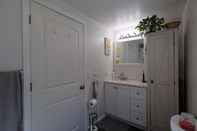 1013 Jericho Road, Hartford, VT 05001