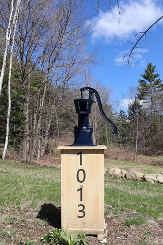 1013 Jericho Road, Hartford, VT 05001