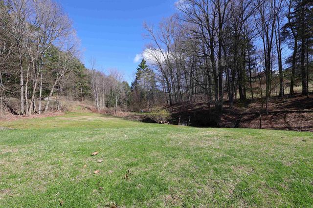 1013 Jericho Road, Hartford, VT 05001