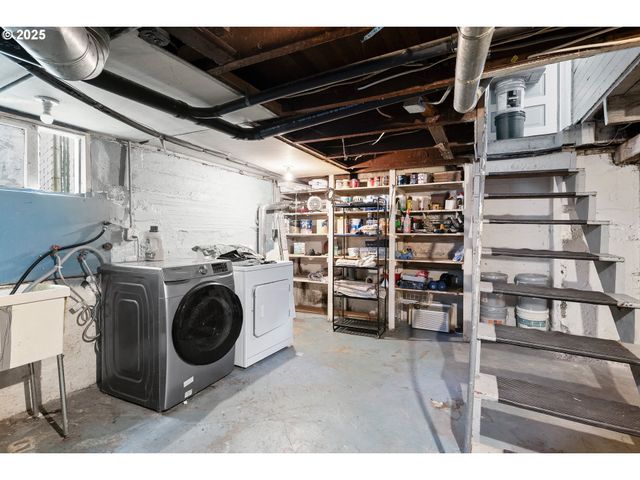 5704 N GREELEY Ave, Portland, OR 97217