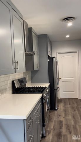 2112 Harrison Drive, Bakersfield, CA 93308