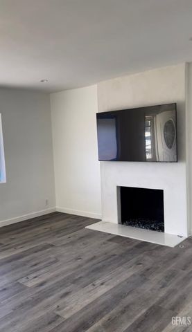 2112 Harrison Drive, Bakersfield, CA 93308