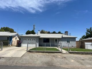 2112 Harrison Drive, Bakersfield, CA 93308