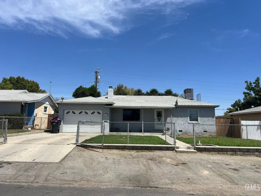 2112 Harrison Drive, Bakersfield, CA 93308