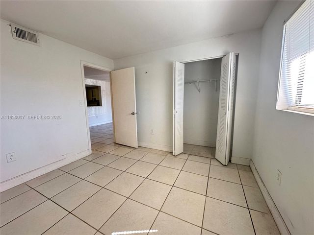 301 Palm Way 206, Pembroke Pines, FL 33025
