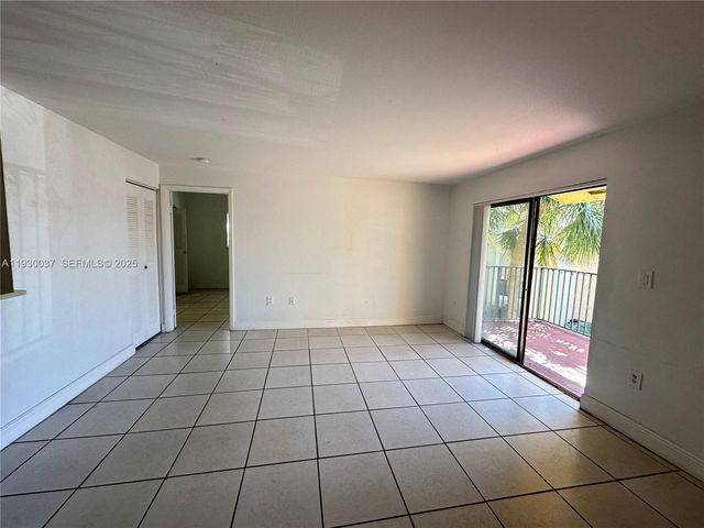 301 Palm Way 206, Pembroke Pines, FL 33025