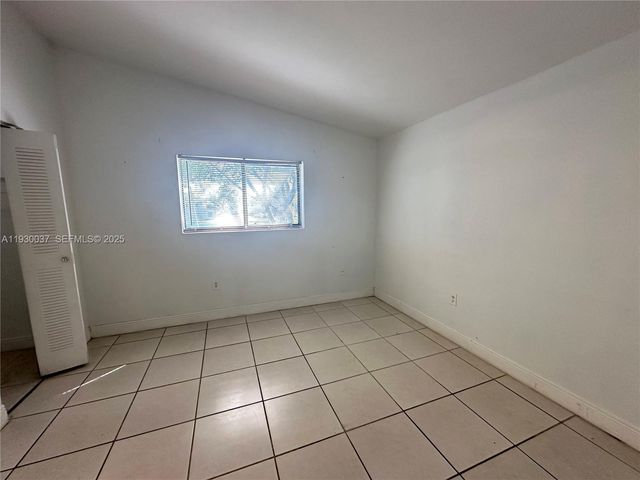 301 Palm Way 206, Pembroke Pines, FL 33025