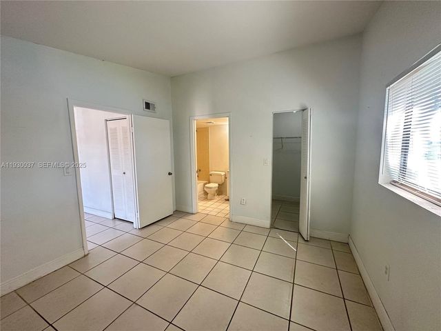 301 Palm Way 206, Pembroke Pines, FL 33025
