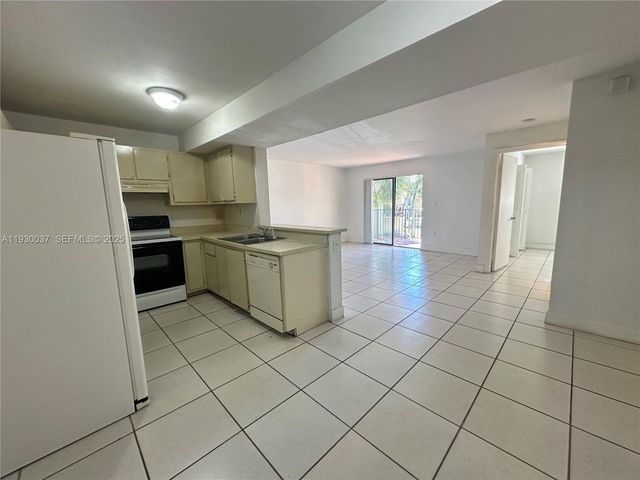 301 Palm Way 206, Pembroke Pines, FL 33025