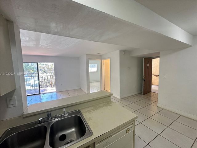 301 Palm Way 206, Pembroke Pines, FL 33025