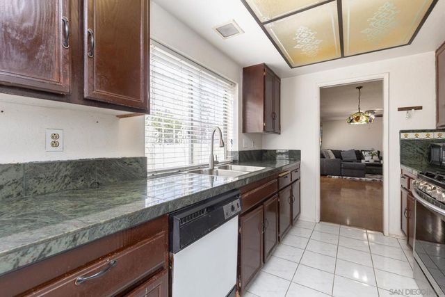 2254 Spring Oak Way, San Diego, CA 92139