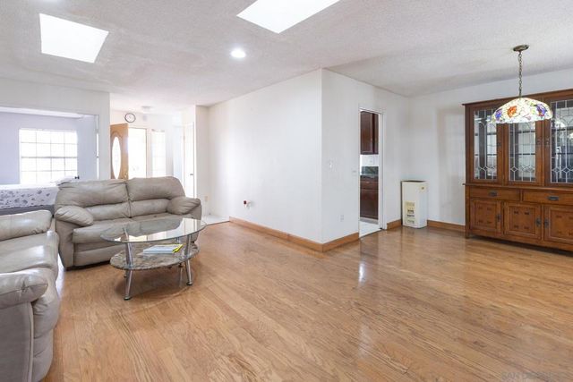 2254 Spring Oak Way, San Diego, CA 92139