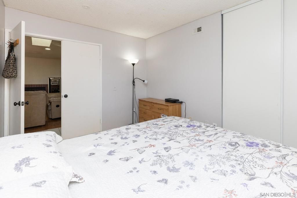 Image 20 of property listing at 2254 Spring Oak Way, San Diego, CA 92139