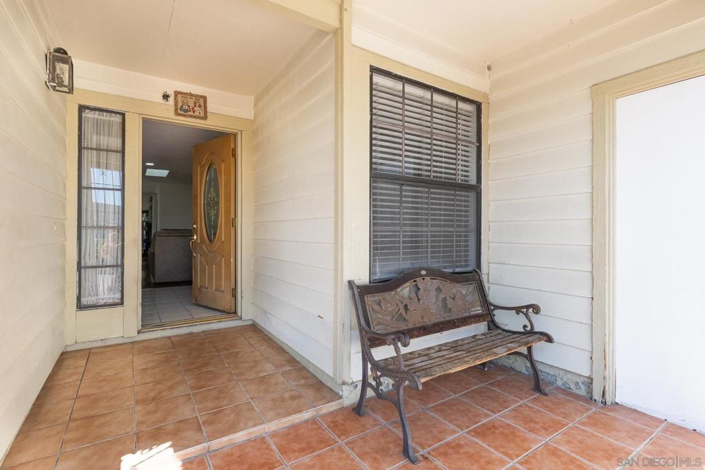 Image 5 of property listing at 2254 Spring Oak Way, San Diego, CA 92139