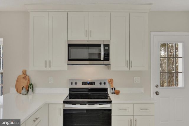 420 E WALNUT ST, Cleona, PA 17042