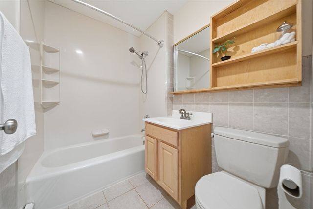 37 Orchard Ln, Wayland, MA 01778