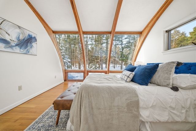 37 Orchard Ln, Wayland, MA 01778