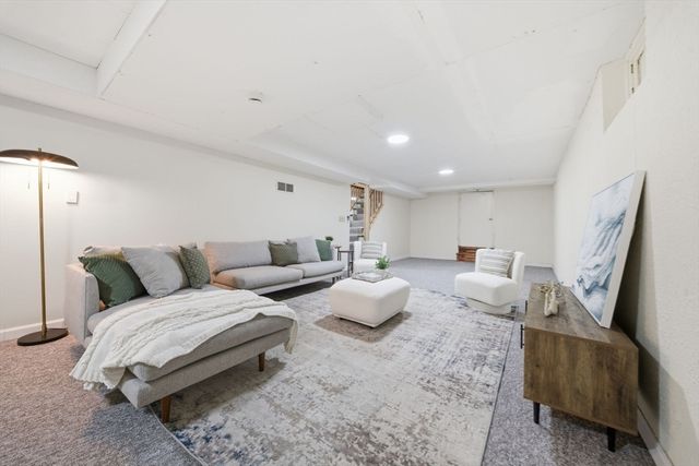 37 Orchard Ln, Wayland, MA 01778