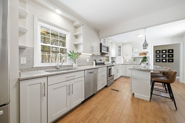 37 Orchard Ln, Wayland, MA 01778