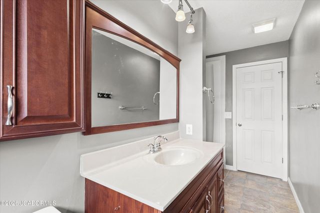 1732 CEDAR LANE, Holts Summit, MO 65043