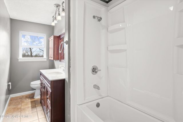 1732 CEDAR LANE, Holts Summit, MO 65043