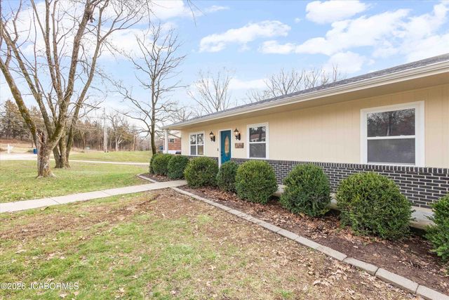 1732 CEDAR LANE, Holts Summit, MO 65043
