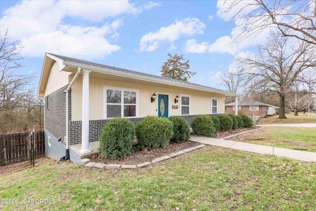 1732 CEDAR LANE, Holts Summit, MO 65043