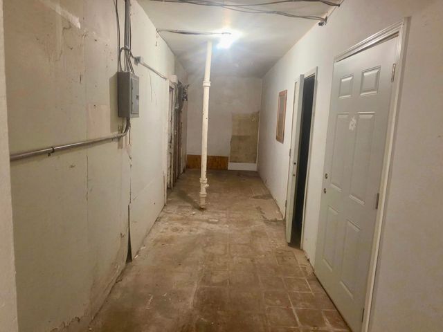 6069 Lapeer Road, Burton, MI 48509