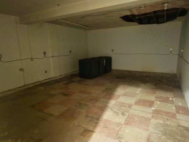 6069 Lapeer Road, Burton, MI 48509