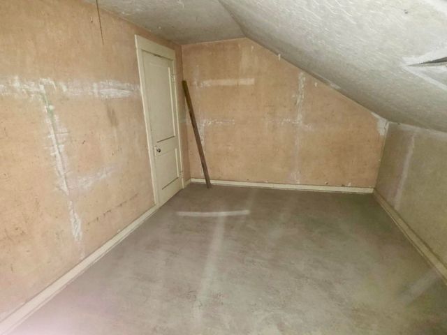 6069 Lapeer Road, Burton, MI 48509