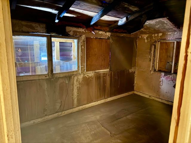 6069 Lapeer Road, Burton, MI 48509