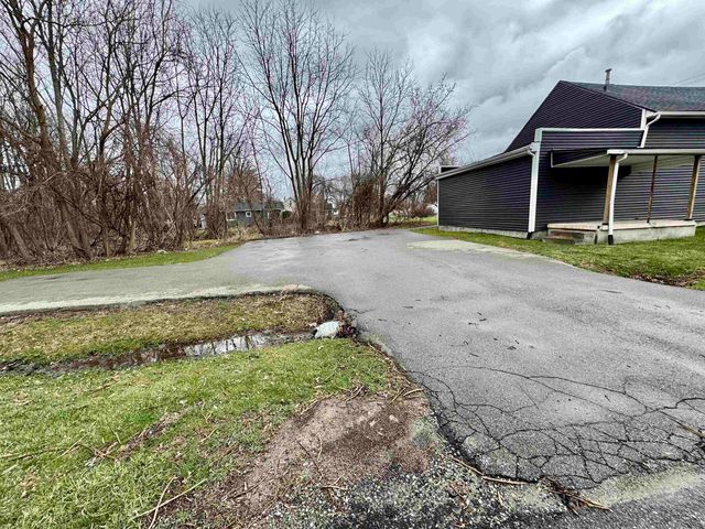 6069 Lapeer Road, Burton, MI 48509