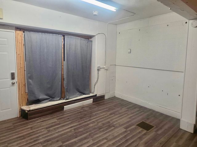 6069 Lapeer Road, Burton, MI 48509
