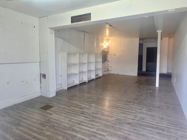 6069 Lapeer Road, Burton, MI 48509
