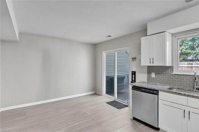 3238 Manor Glenn CT, Virginia Beach, VA 23453