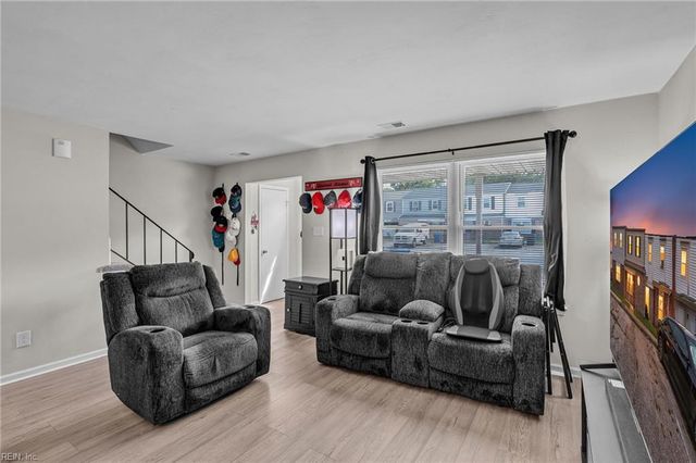 3238 Manor Glenn CT, Virginia Beach, VA 23453