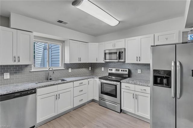 3238 Manor Glenn CT, Virginia Beach, VA 23453