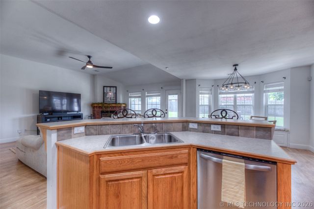 10300 E 97th Court North, Owasso, OK 74055