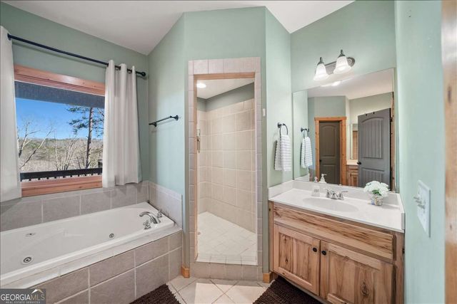 411 Gunite Circle, Ellijay, GA 30540