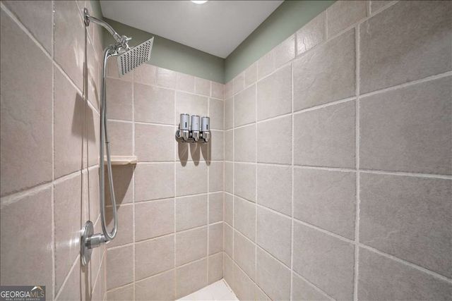 411 Gunite Circle, Ellijay, GA 30540
