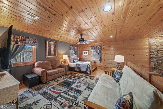 411 Gunite Circle, Ellijay, GA 30540