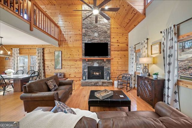 411 Gunite Circle, Ellijay, GA 30540