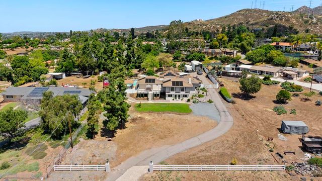 2420 Dehesa Rd, El Cajon, CA 92019