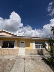 3801 Van Cott Circle, West Palm Beach, FL 33403