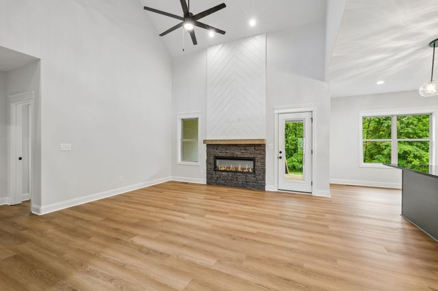353 Young Lane, Pleasant View, TN 37146