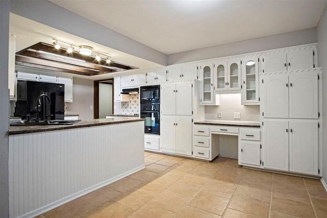 11017 Coachmans Road, Yukon, OK 73099