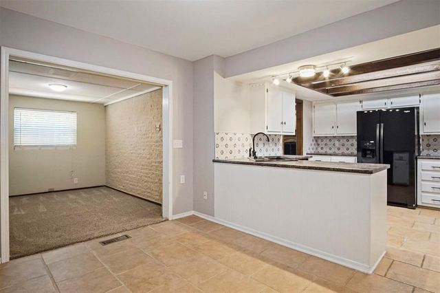 11017 Coachmans Road, Yukon, OK 73099