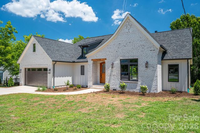 526 N Aspen Street, Lincolnton, NC 28092