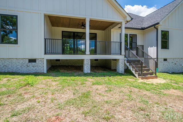 526 N Aspen Street, Lincolnton, NC 28092