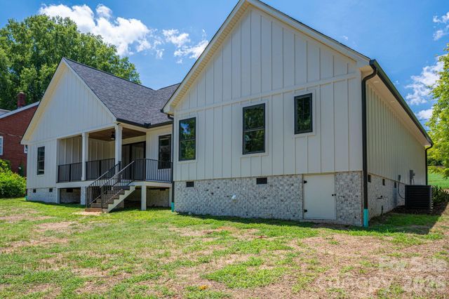 526 N Aspen Street, Lincolnton, NC 28092
